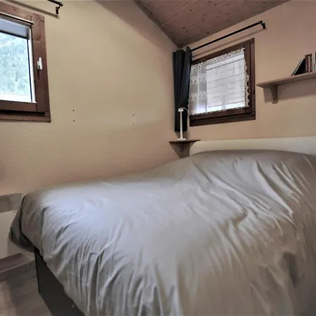 2 Pieces Renove Avec Balcon, Wifi Et Parking, Proche Centre Et Commerces - Fr-1-517-66 * Chamonix